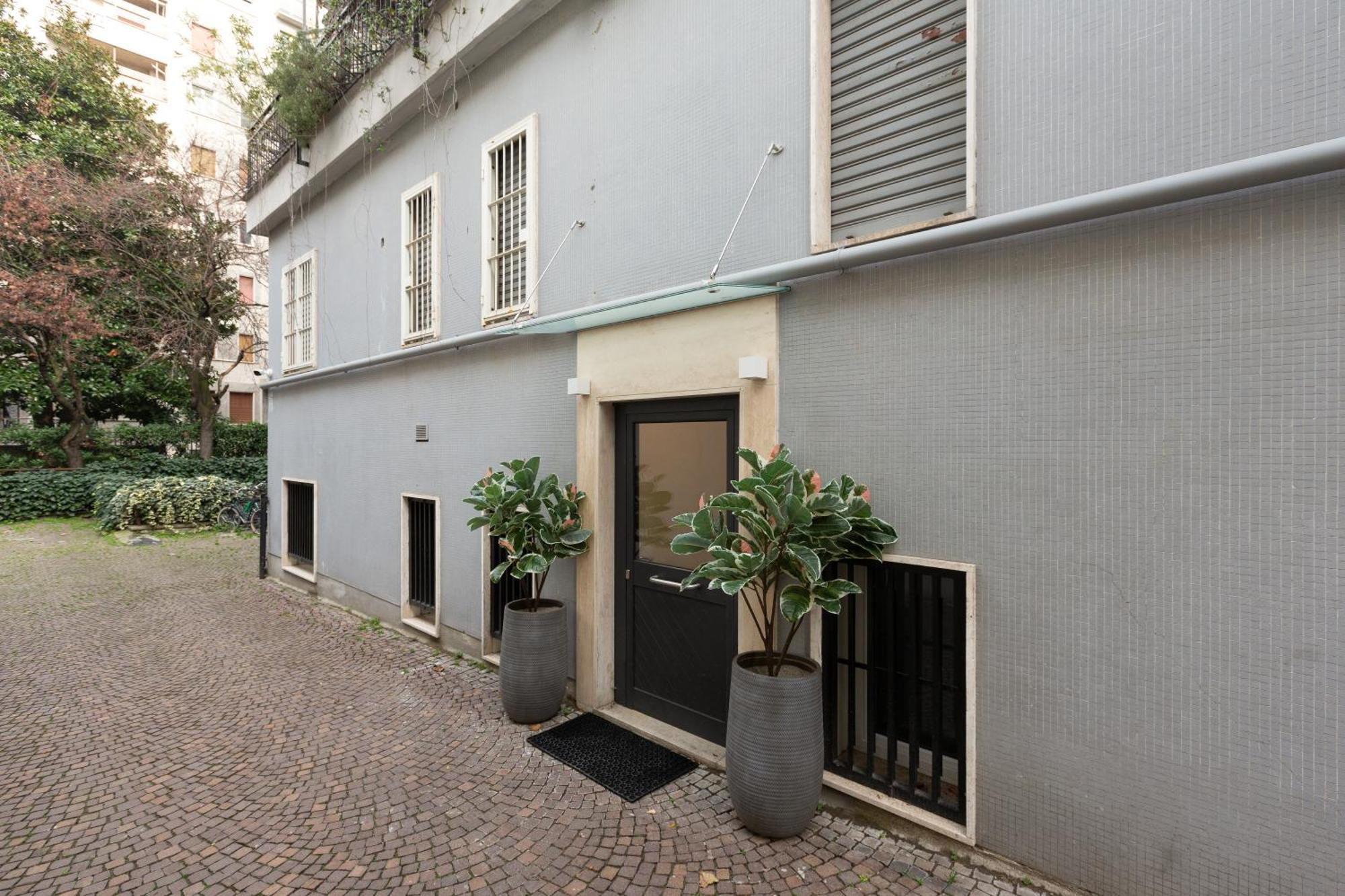 Spacious Apartments - 1,4Km From Corso Buenos Aires ミラノ エクステリア 写真